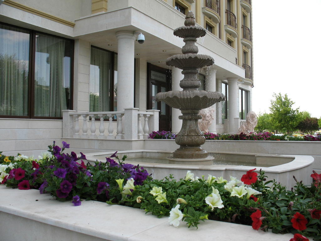 Hestia Hotel กาลาราช ภายนอก รูปภาพ